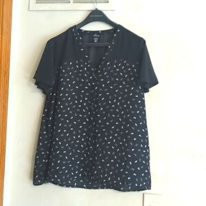 Torrid blouse black with white leaf pattern and sheer shoulders size 00